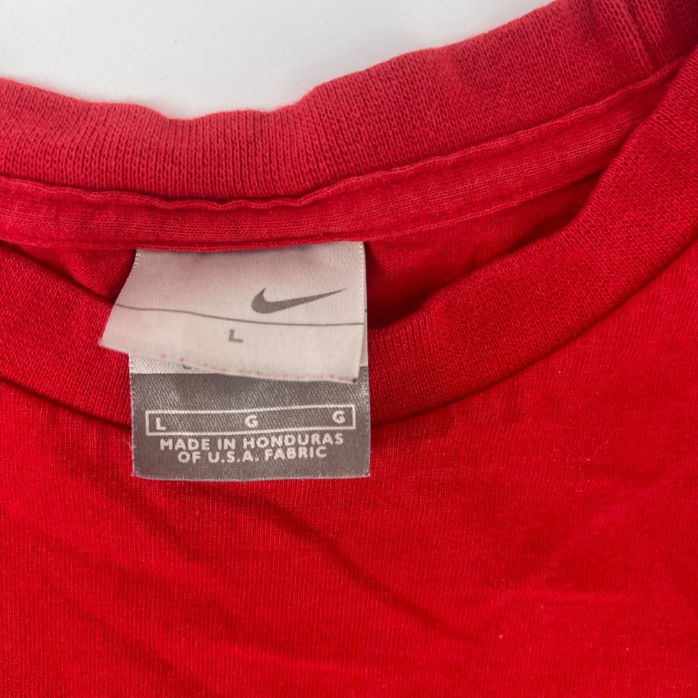 Nike‎ Futura Logo Graphic T-Shirt Mens Large Red Silver Swoosh Silver Tag Y2K - Picture 5 of 8